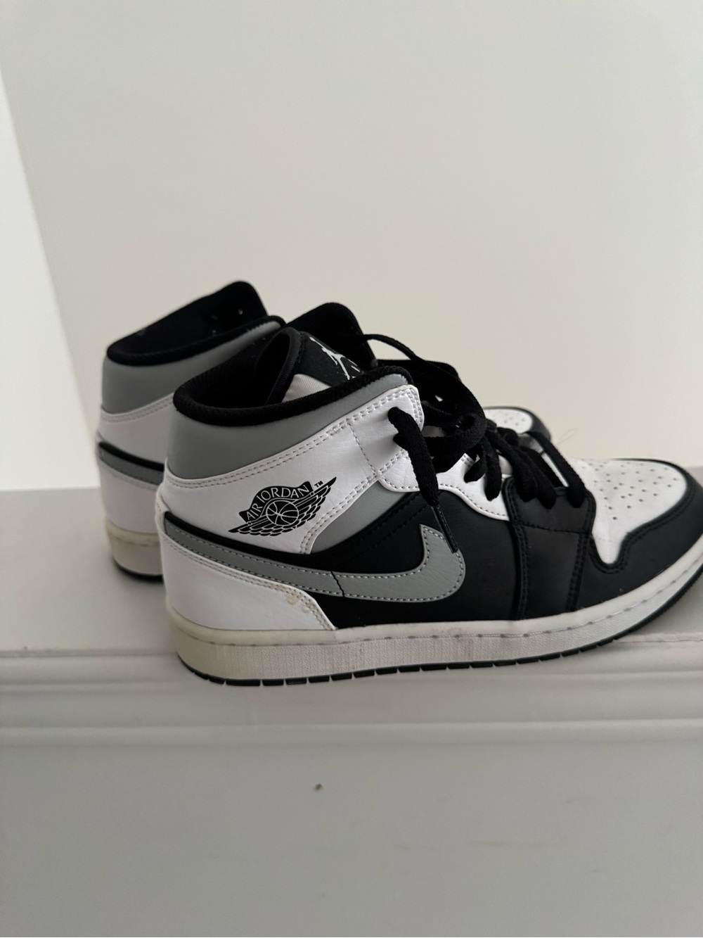 Jordan 1 Mid “Shadow” Black/Grey/White